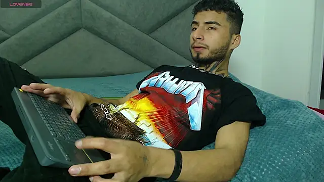 Snapshot of JuanCamiilo_66 chatting on March 10, 1:23 am JuanCamiilo 66 online show from March 10, 1:23 am