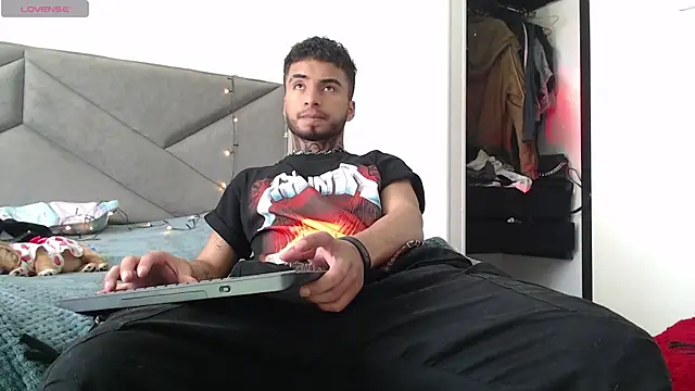 Snapshot of JuanCamiilo_66 chatting on March 10, 7:40 pm JuanCamiilo 66 online show from March 10, 7:40 pm