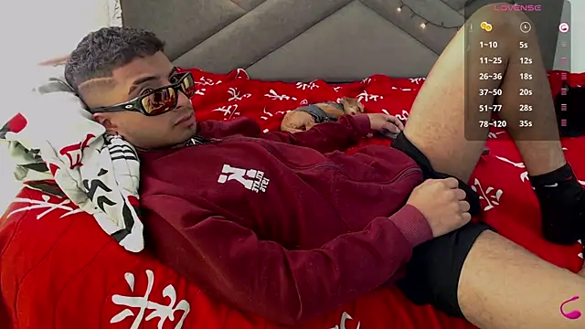 Snapshot of JuanCamiilo_66 chatting on March 15, 8:32 pm JuanCamiilo 66 online show from March 15, 8:32 pm