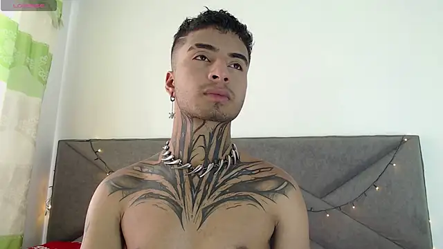 Snapshot of JuanCamiilo_66 chatting on March 16, 4:45 pm JuanCamiilo 66 online show from March 16, 4:45 pm