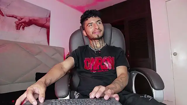 Snapshot of JuanCamiilo_66 chatting on September 12, 11:48 pm JuanCamiilo 66 online show from September 12, 11:48 pm