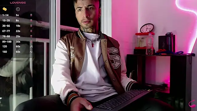 Snapshot of JuanCamiilo_66 chatting on September 23, 3:09 am JuanCamiilo 66 online show from September 23, 3:09 am