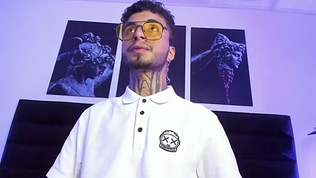 Snapshot of JuanCamiilo_66 chatting on October 10, 2:54 am JuanCamiilo 66 online show from October 10, 2:54 am