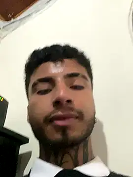 Snapshot of JuanCamiilo_66 chatting on November 16, 3:34 am JuanCamiilo 66 online show from November 16, 3:34 am