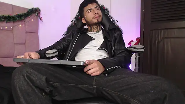 Snapshot of JuanCamiilo_66 chatting on November 20, 3:18 am JuanCamiilo 66 online show from November 20, 3:18 am