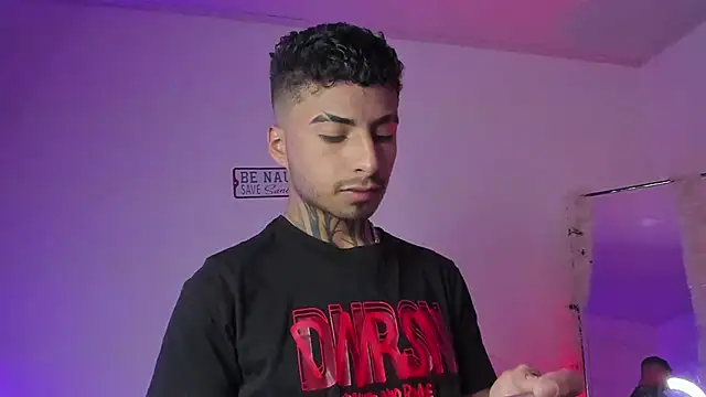 Snapshot of JuanCamiilo_66 chatting on November 21, 9:35 pm JuanCamiilo 66 online show from November 21, 9:35 pm