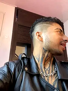 Snapshot of JuanCamiilo_66 chatting on December 14, 3:34 am JuanCamiilo 66 online show from December 14, 3:34 am