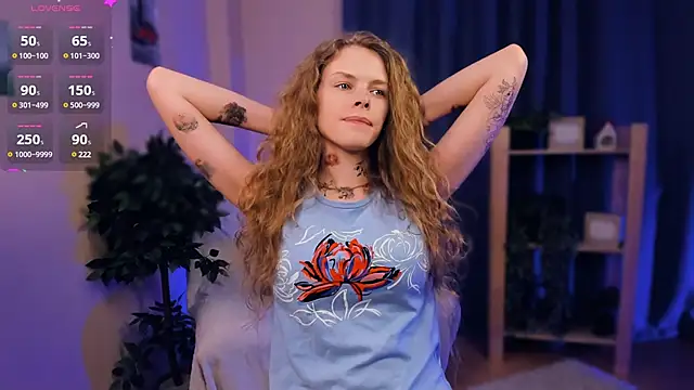 Snapshot of RayaNenlia chatting on January 28, 8:14 am RayaNenlia online show from January 28, 8:14 am