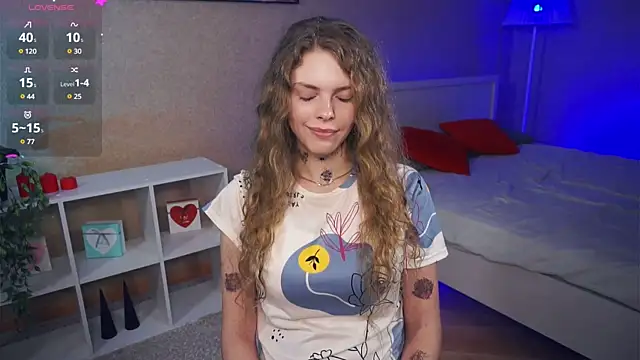 Snapshot of RayaNenlia chatting on February 11, 11:21 am RayaNenlia online show from February 11, 11:21 am