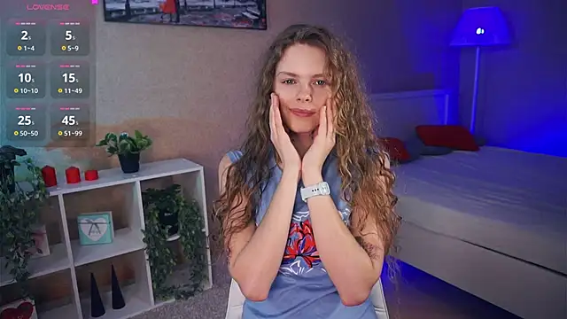 Snapshot of RayaNenlia chatting on March 5, 8:10 am RayaNenlia online show from March 5, 8:10 am