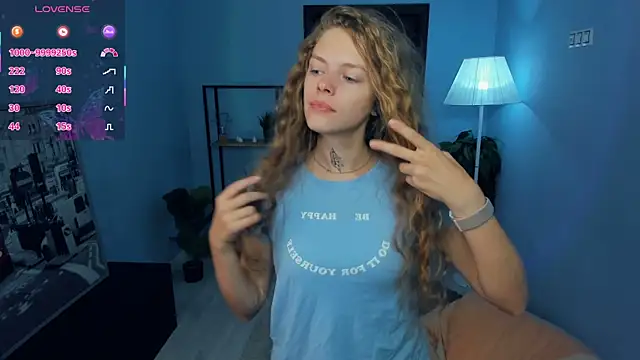 Snapshot of RayaNenlia chatting on September 28, 5:02 am RayaNenlia online show from September 28, 5:02 am