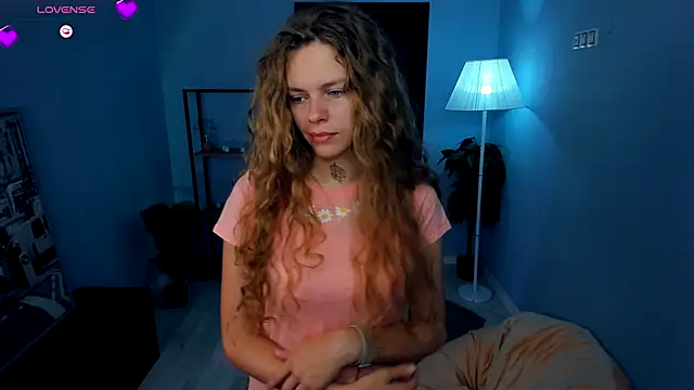 Snapshot of RayaNenlia chatting on September 30, 5:12 am RayaNenlia online show from September 30, 5:12 am