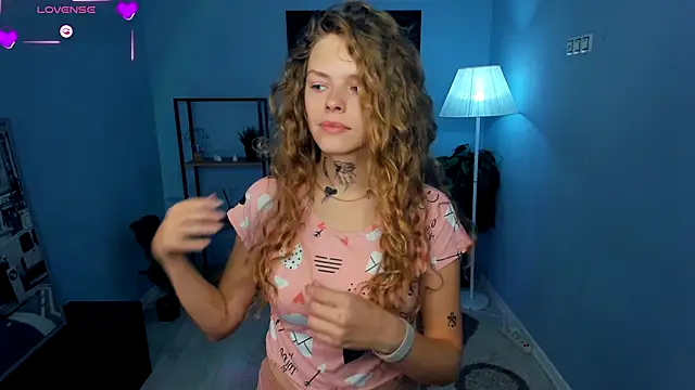 Snapshot of RayaNenlia chatting on October 7, 4:42 am RayaNenlia online show from October 7, 4:42 am