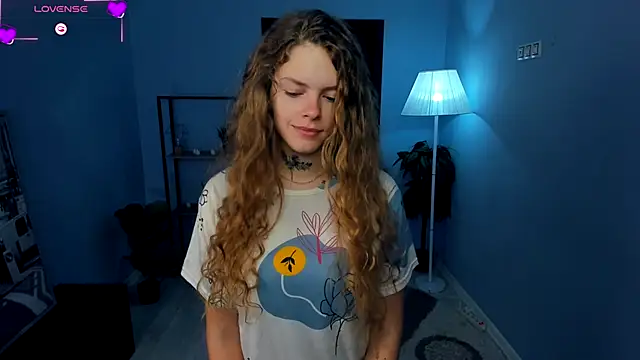 Snapshot of RayaNenlia chatting on October 13, 5:07 am RayaNenlia online show from October 13, 5:07 am