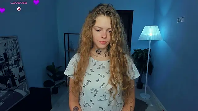 Snapshot of RayaNenlia chatting on October 20, 5:08 am RayaNenlia online show from October 20, 5:08 am