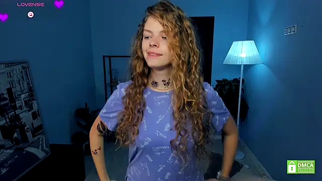 Snapshot of RayaNenlia chatting on November 9, 5:06 am RayaNenlia online show from November 9, 5:06 am