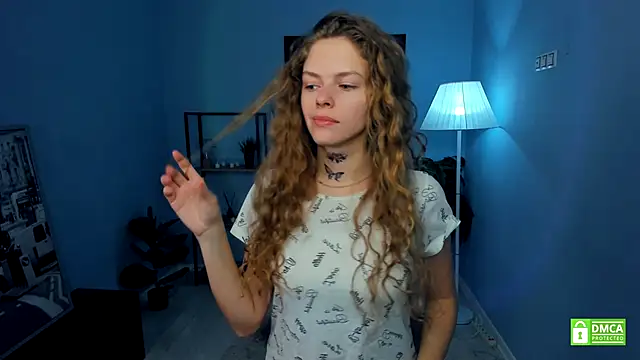 Snapshot of RayaNenlia chatting on November 16, 5:02 am RayaNenlia online show from November 16, 5:02 am