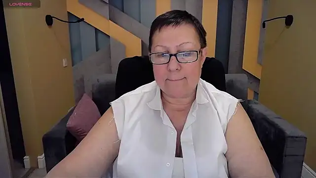 Snapshot of BarbaraTurners chatting on December 19, 3:51 am BarbaraTurners online show from December 19, 3:51 am