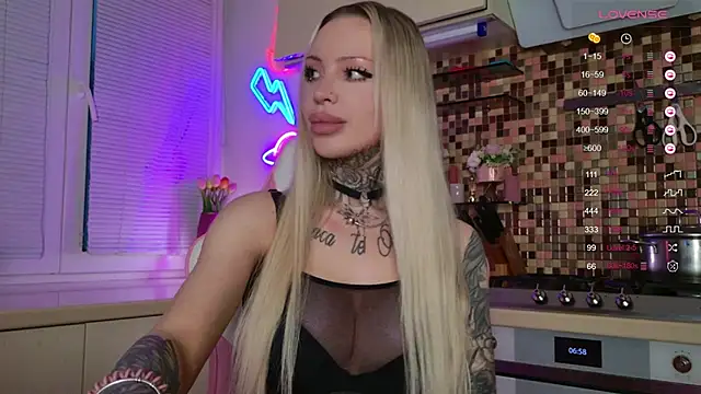 Snapshot of 2badforyou chatting on January 11, 1:22 pm 2badforyou online show from January 11, 1:22 pm