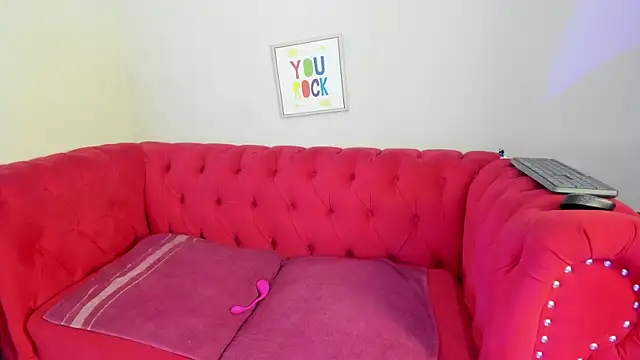 Snapshot of bulma_bambina_ chatting on February 16, 2:20 am bulma bambina online show from February 16, 2:20 am