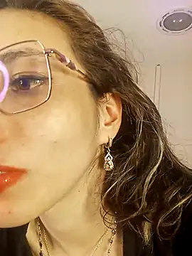 Snapshot of bulma_bambina_ chatting on February 19, 10:53 pm bulma bambina online show from February 19, 10:53 pm