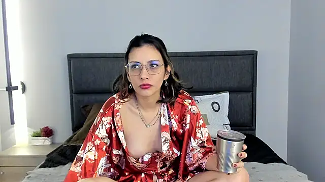 Snapshot of bulma_bambina_ chatting on September 29, 7:51 pm bulma bambina online show from September 29, 7:51 pm