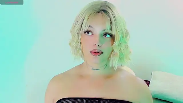 Emmaa Saenz  online show from April 12, 10:48 pm