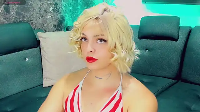 Emmaa Saenz  online show from April 22, 10:55 pm