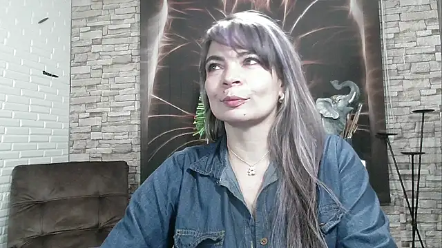 charlotedoll online show from January 1, 6:15 am