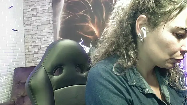 charlotedoll online show from February 5, 5:09 am