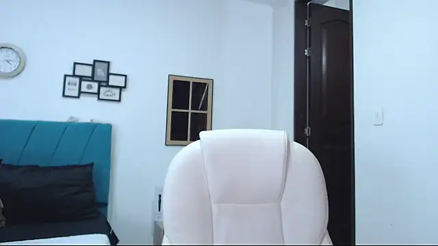 kamila lopez online show from February 6, 9:49 pm