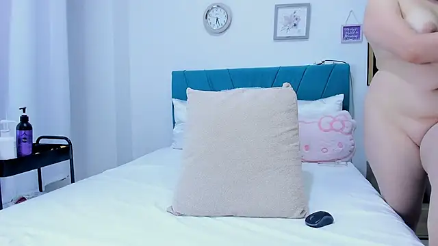 kamila lopez online show from April 21, 8:55 pm