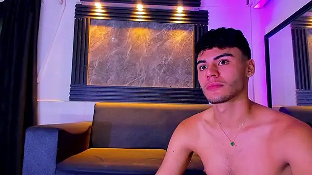 liam genner  online show from November 8, 7:56 pm