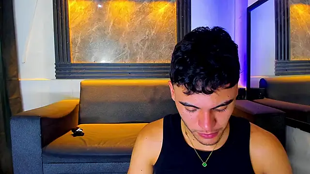 liam genner  online show from November 21, 8:40 pm