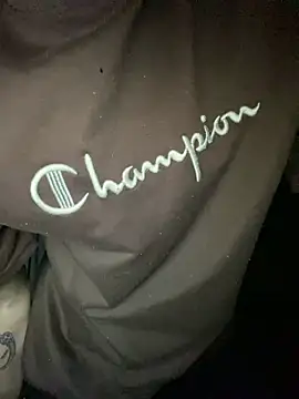 oguuxum online show from April 5, 8:39 pm