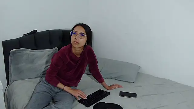 Snapshot of Katalleya_jyj chatting on December 2, 7:53 pm Katalleya jyj online show from December 2, 7:53 pm