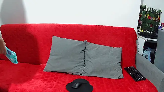 Snapshot of Katalleya_jyj chatting on February 27, 11:27 pm Katalleya jyj online show from February 27, 11:27 pm