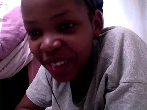 Snapshot of queen-sasha chatting on May 7, 9:58 am queen-sasha online show from May 7, 9:58 am