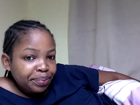 Snapshot of queen-sasha chatting on May 21, 9:16 am queen-sasha online show from May 21, 9:16 am