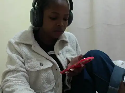 Snapshot of queen-sasha chatting on May 22, 7:30 pm queen-sasha online show from May 22, 7:30 pm