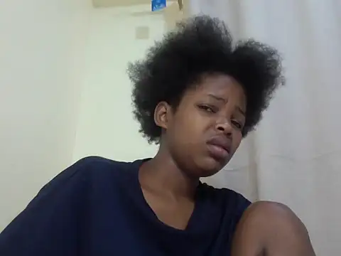 Snapshot of queen-sasha chatting on June 8, 8:15 am queen-sasha online show from June 8, 8:15 am