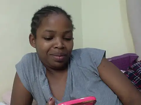 Snapshot of queen-sasha chatting on June 14, 11:07 pm queen-sasha online show from June 14, 11:07 pm
