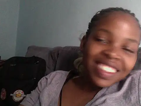 Snapshot of queen-sasha chatting on July 5, 11:28 am queen-sasha online show from July 5, 11:28 am