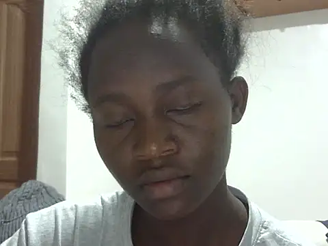 Seeexxxy-bree online show from April 21, 8:42 am