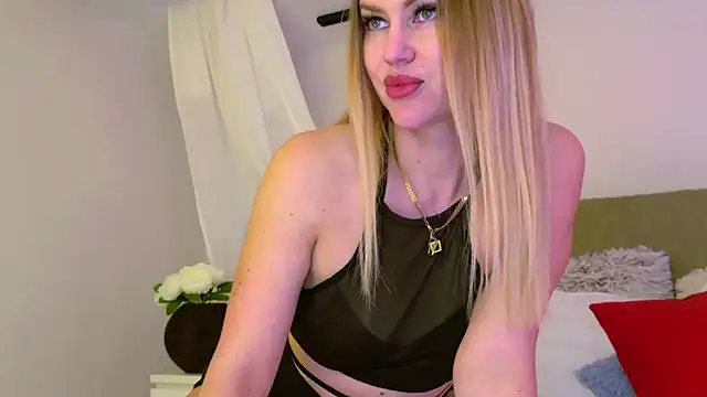 Snapshot of LuisaSin chatting on January 17, 2:39 pm LuisaSin online show from January 17, 2:39 pm