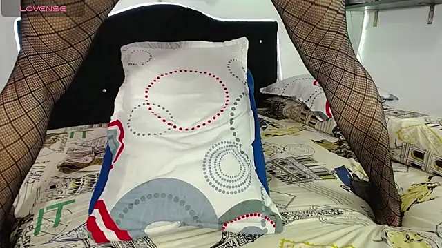 mia sweet 55 online show from December 5, 8:00 pm