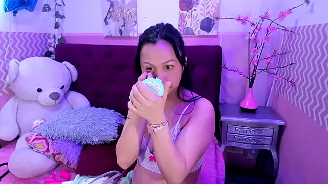 Snapshot of candysmitxxx chatting on October 28, 2:48 am candysmitxxx online show from October 28, 2:48 am