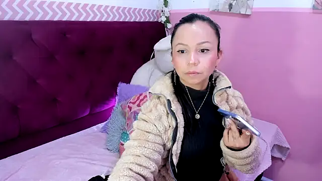 Snapshot of candysmitxxx chatting on November 14, 1:59 am candysmitxxx online show from November 14, 1:59 am