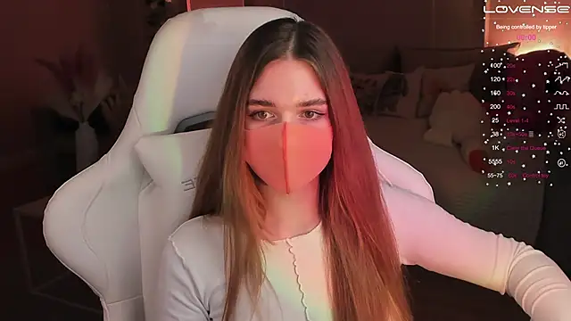 Frau Lina online show from December 5, 4:34 pm