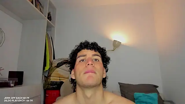 Snapshot of Curlblue chatting on October 29, 11:34 am Curlblue online show from October 29, 11:34 am